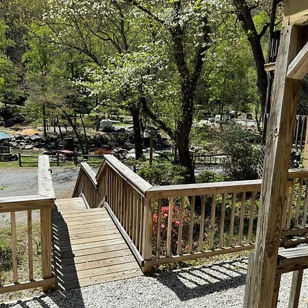 The Evening Shade River Lodge And Cabins Chimney Rock Exterior foto