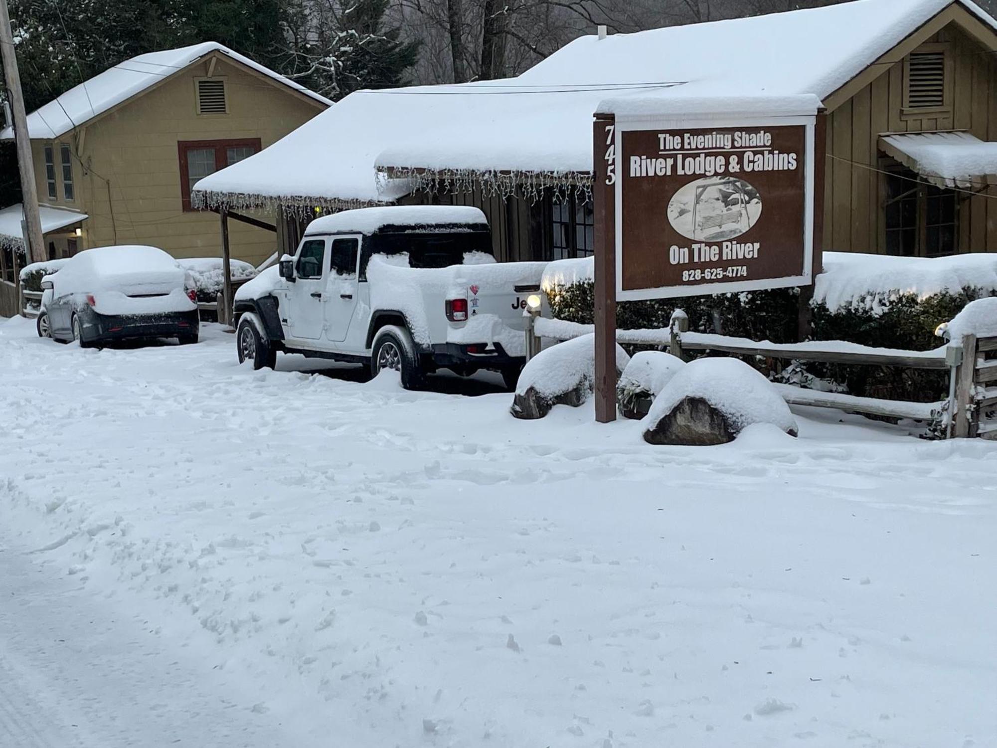 The Evening Shade River Lodge And Cabins Chimney Rock Exterior foto