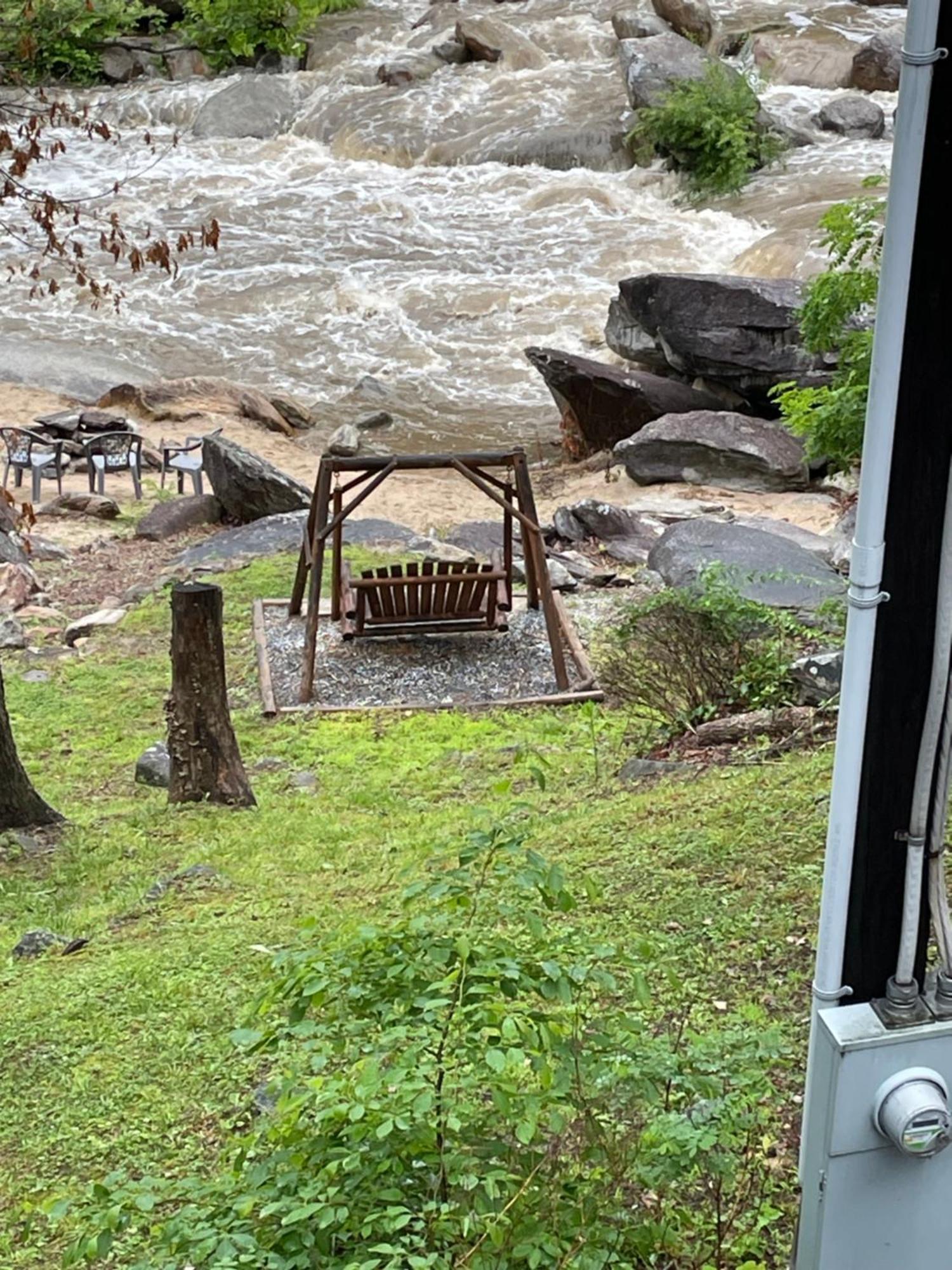 The Evening Shade River Lodge And Cabins Chimney Rock Exterior foto