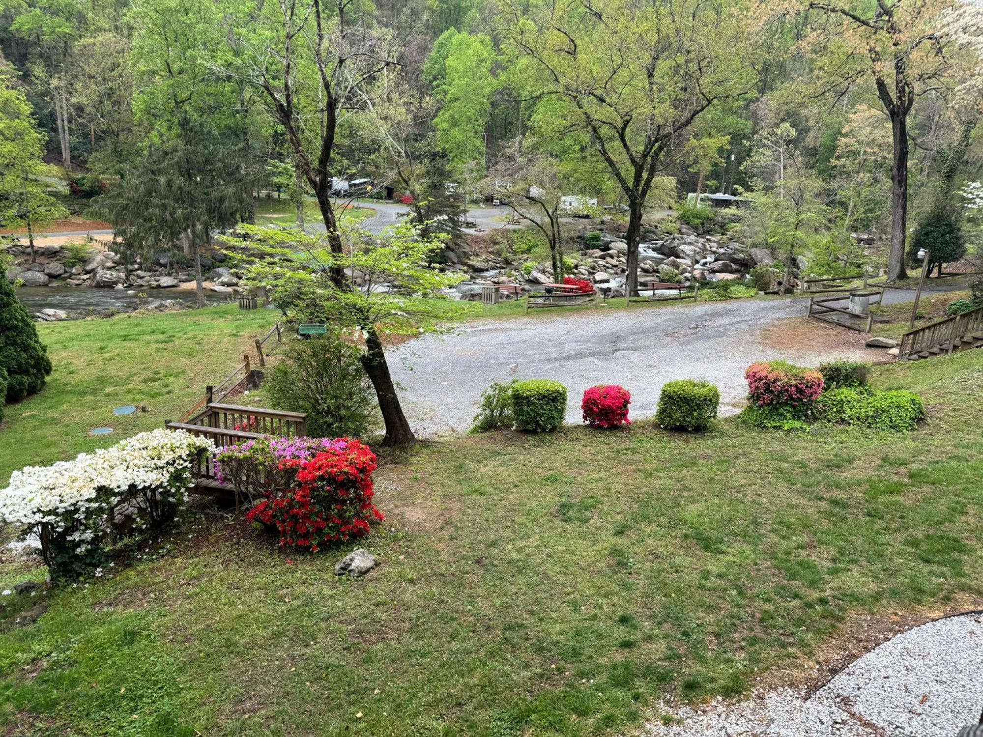 The Evening Shade River Lodge And Cabins Chimney Rock Exterior foto