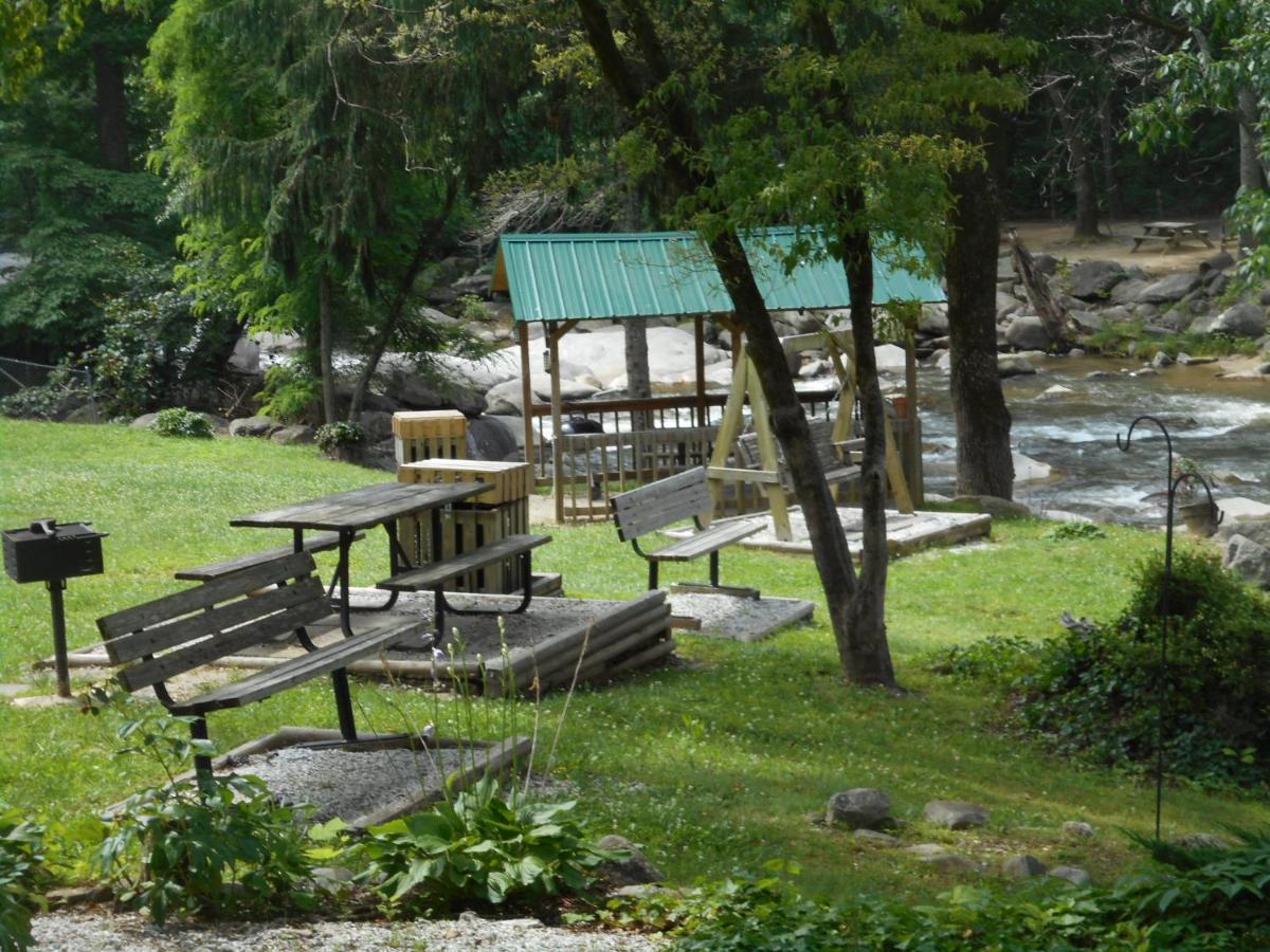 The Evening Shade River Lodge And Cabins Chimney Rock Exterior foto