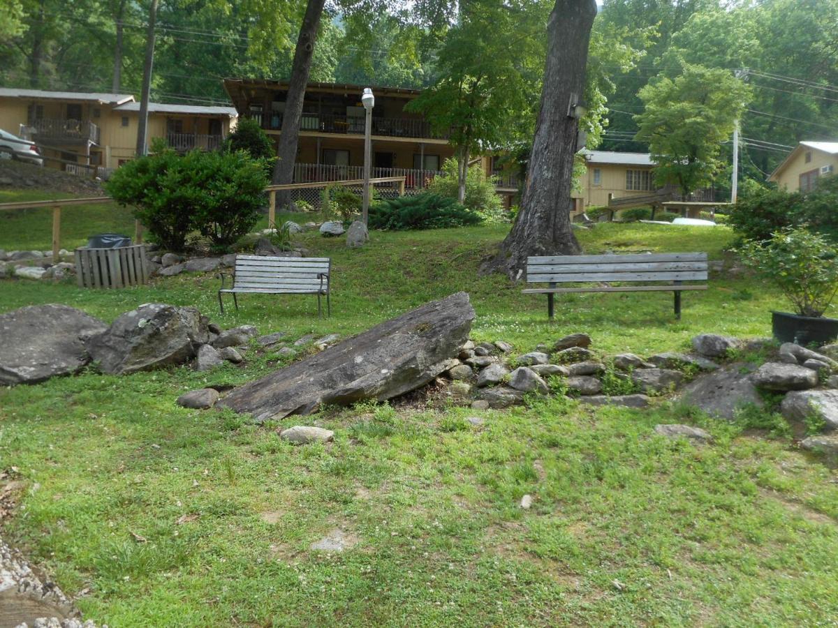 The Evening Shade River Lodge And Cabins Chimney Rock Exterior foto